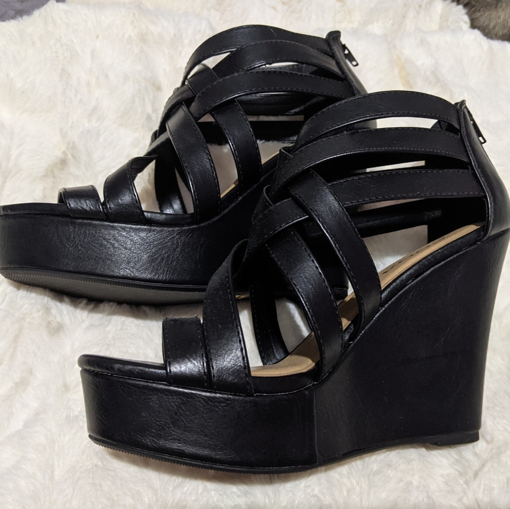 Soda black wedges